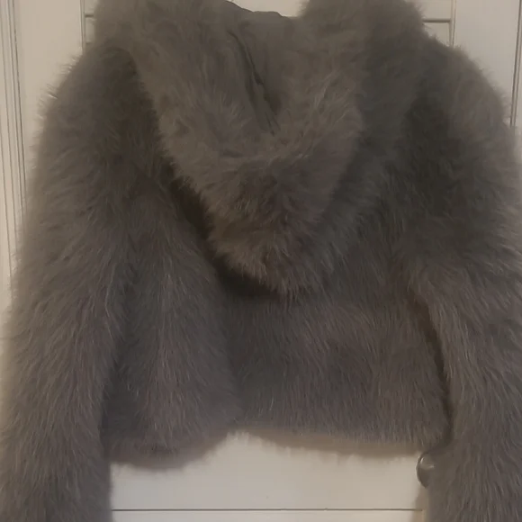 Wild Fable Gray Faux Fur Hoodie Jacket..NWT. Gorgeous - Picture 5 of 7